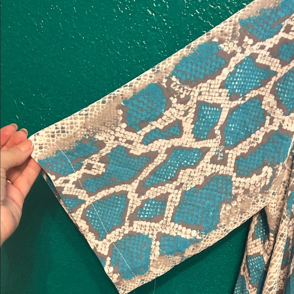 Buddy Love 💗 boutique Snake Print Cardigan - Picture 2 of 6